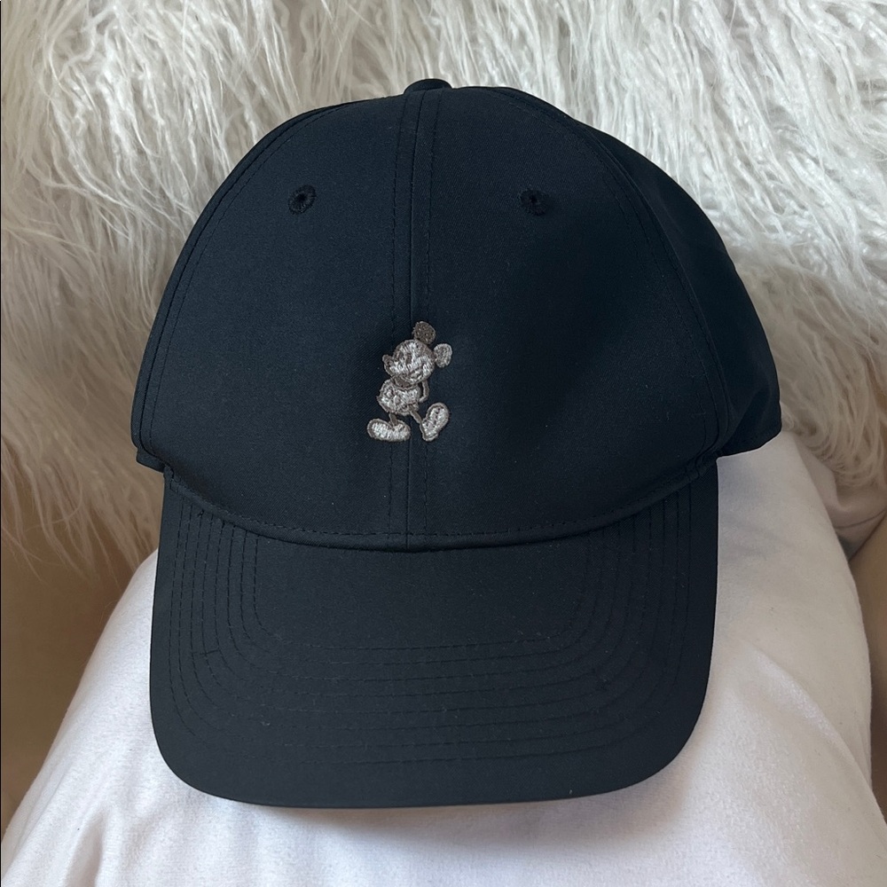 NWOT Mickey Mouse Nike Legacy91 Golf Dri Fit black adult unisex cap.
